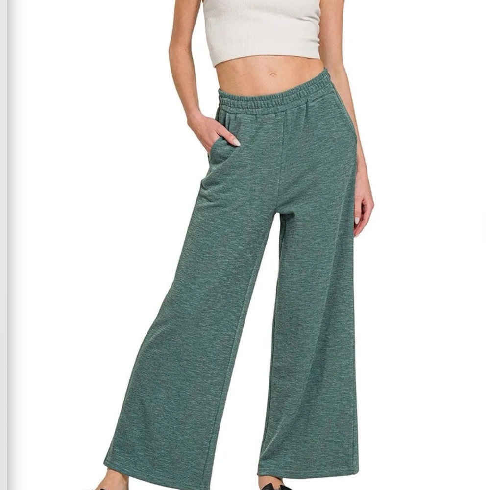 [Zenana] Pull On Elastic Waistband Wide Leg  Lounge Pants Size M.
